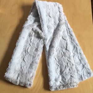 NWOT Minky Couture Scarf